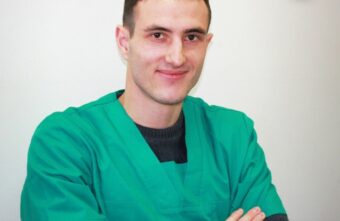 В Твери наградили врача за спасение тонущего подростка  