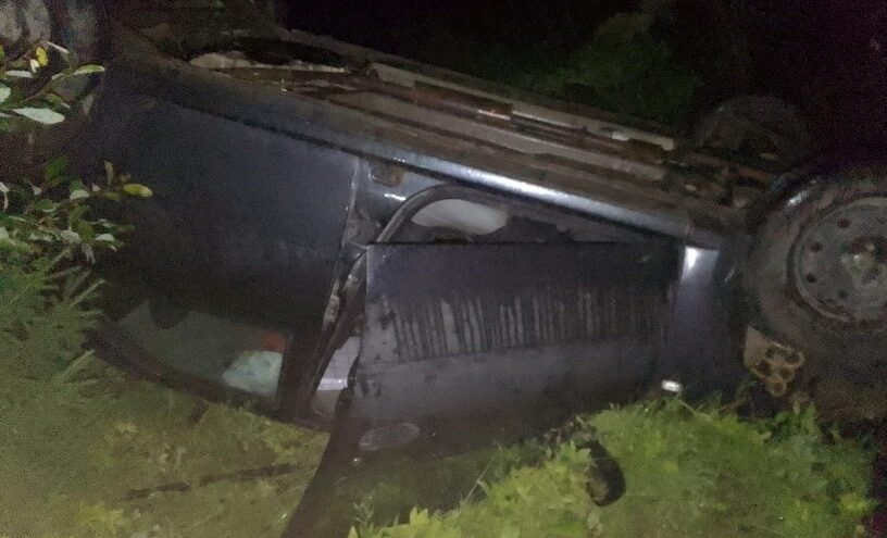 В Тверской области пострадали водитель и пассажир перевернувшегося "Логана" В Тверской области пострадали водитель и пассажир перевернувшегося "Логана"