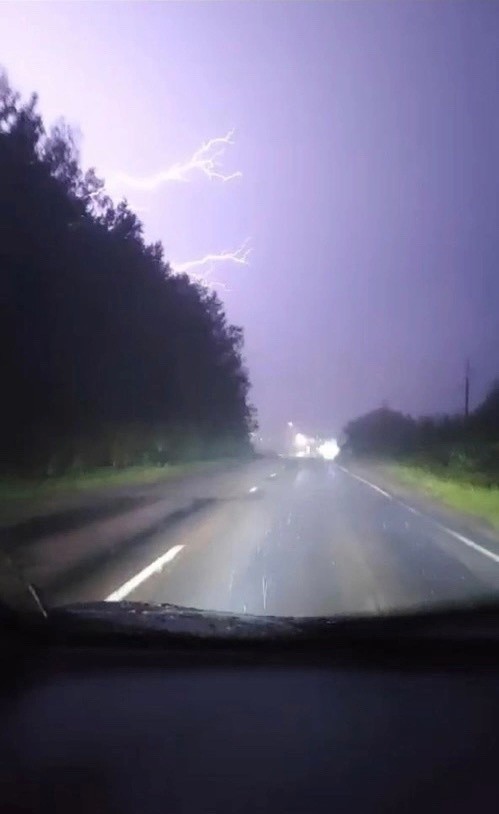 Жители Тверской области сфотографировали необычное природное явление