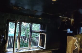 Следователи выясняют обстоятельства гибели мужчины и женщины при пожаре в Тверской области Следователи выясняют обстоятельства гибели мужчины и женщины при пожаре в Тверской области