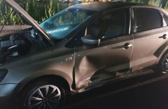 В Твери Volkswagen врезался в бетонные блоки, есть пострадавший В Твери Volkswagen врезался в бетонные блоки, есть пострадавший