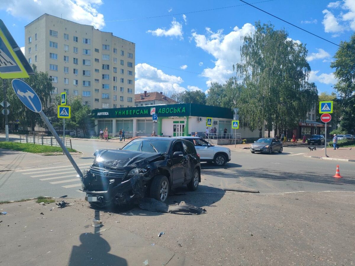 В Твери в ДТП пострадали водители двух "Тойот"