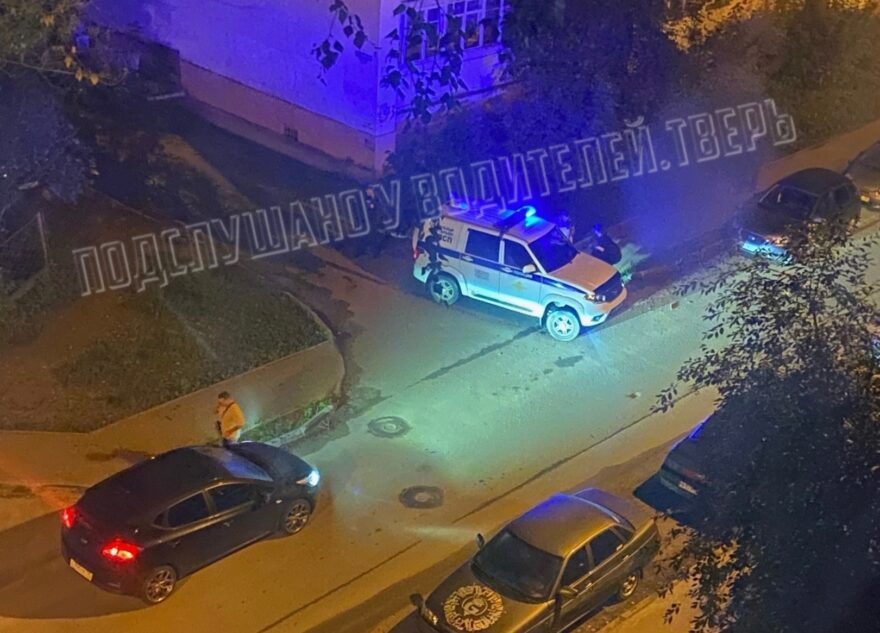 В Твери группа подростков развлеклась за счет чужих автомобилей В Твери группа подростков развлеклась за счет чужих автомобилей