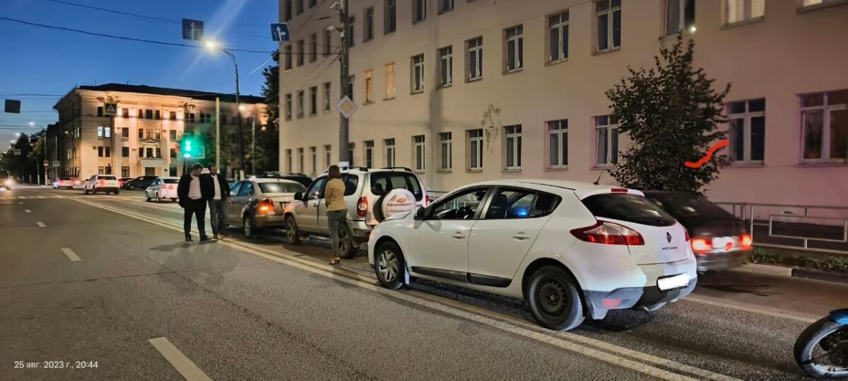 Массовое ДТП в Твери: пострадал пожилой мужчина