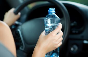 Кондиционер или открытые окна: как спасаться от жары в машине Кондиционер или открытые окна: как спасаться от жары в машине