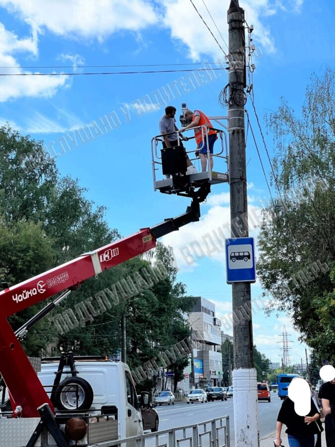 На опасном перекрестке в Твери устанавливают новую камеру На опасном перекрестке в Твери устанавливают новую камеру
