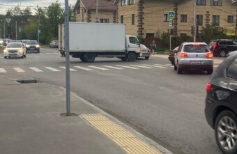 В Заволжском районе Твери на перекрестке с выключенным светофором произошло ДТП В Заволжском районе Твери на перекрестке с выключенным светофором произошло ДТП