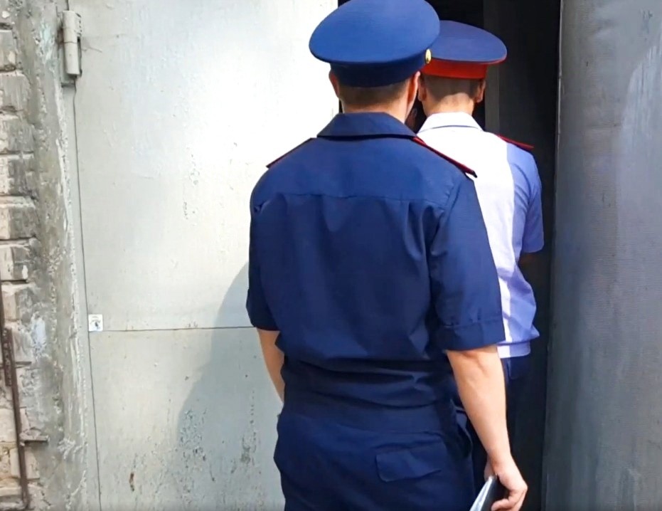 В жилище мигранта, подозреваемого в надругательстве над подростком в Твери, прошли обыски