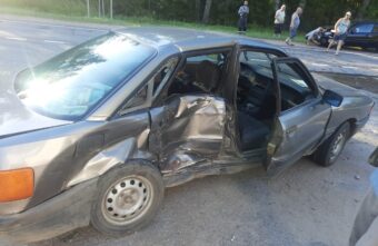 LADA и Audi столкнулись на "Золотом кольце" в Тверской области LADA и Audi столкнулись на "Золотом кольце" в Тверской области