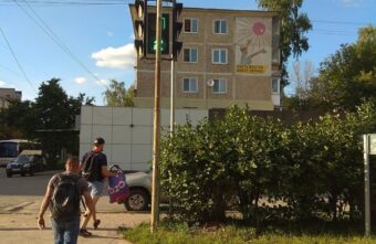 В Твери пешеходы заметили «стеснительный» светофор В Твери пешеходы заметили «стеснительный» светофор