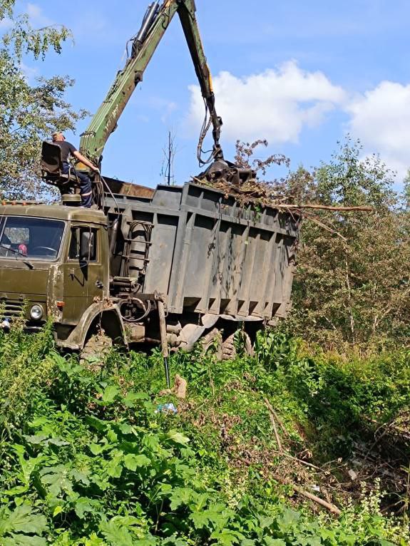 В деревне под Тверью обнаружили несанкционированную свалку