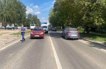 13-летняя девочка повредила голову, попав под колёса иномарки в Твери 13-летняя девочка повредила голову, попав под колёса иномарки в Твери