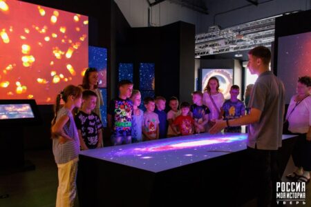 В Твери провели специальную экскурсию для многодетной семьи Кузьменко, в которой воспитывается 24 ребёнка