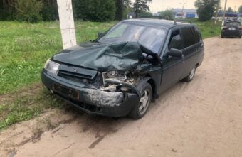 В Твери водитель ВАЗа "догнал" Renault и попал в больницу В Твери водитель ВАЗа "догнал" Renault и попал в больницу