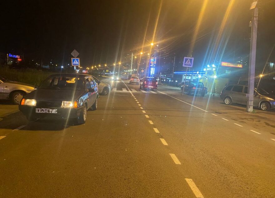 17-летняя девушка попала под колёса ВАЗа на зебре в Твери