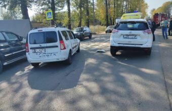 Две девушки пострадали в столкновении двух автомобилей в Твери Две девушки пострадали в столкновении двух автомобилей в Твери