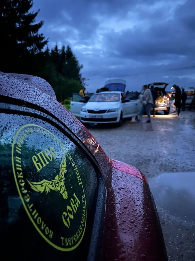 Волонтеры рассказали, как спасали бабушку, застрявшую на два дня в лесу в Тверской области