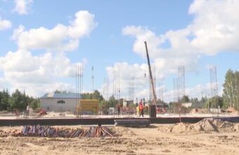 В деревне Вахонино заливают фундамент новой школы на 100 мест В деревне Вахонино заливают фундамент новой школы на 100 мест