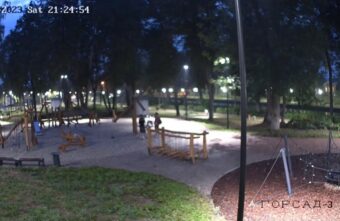 В Тверской области вандалы сломали новые детские качели