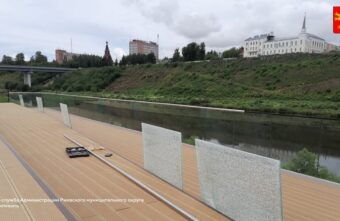 В парке Тверской области в очередной раз заменили разбитые вандалами стёкла В парке Тверской области в очередной раз заменили разбитые вандалами стёкла