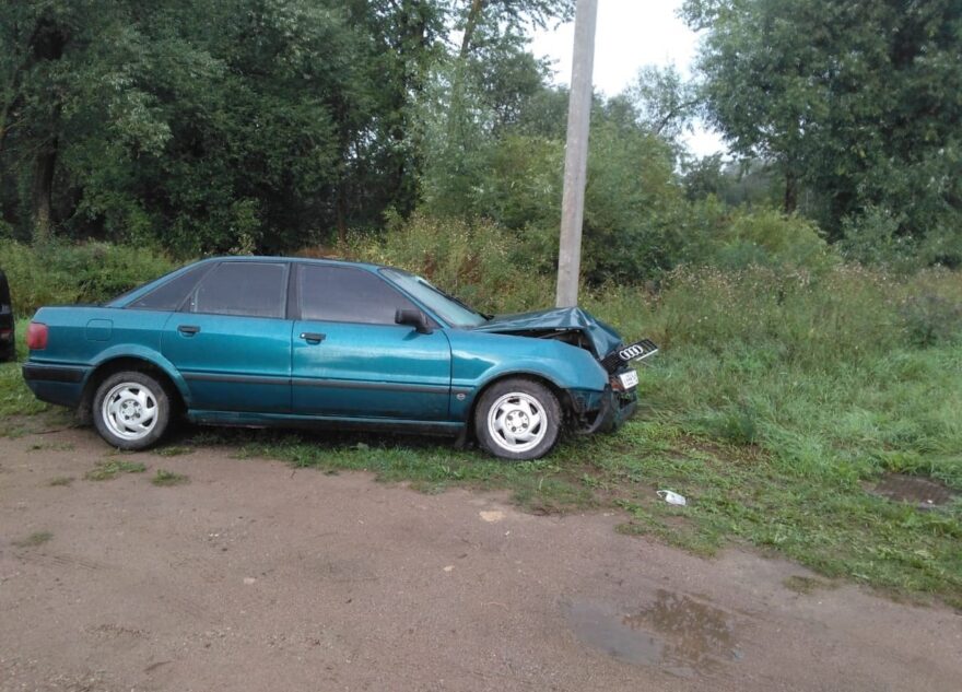 В Тверской области Mercedes выехал на "встречку" и столкнулся с большегрузом В Тверской области Mercedes выехал на "встречку" и столкнулся с большегрузом