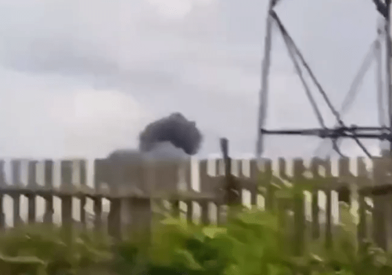 В Тверской области на видео сняли падающий самолет