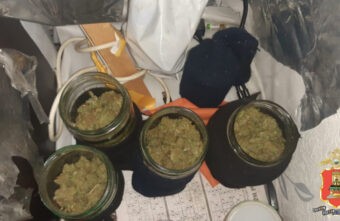 У жителя Твери нашли пять банок с марихуаной У жителя Твери нашли пять банок с марихуаной