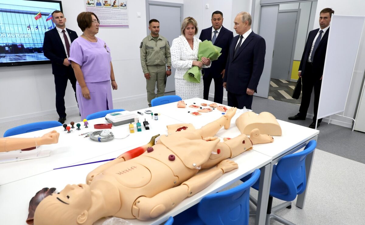 Стало известно, что делал президент во время визита в Тверскую область