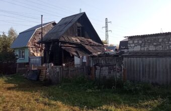 Сильный пожар произошел в жилом доме в Твери