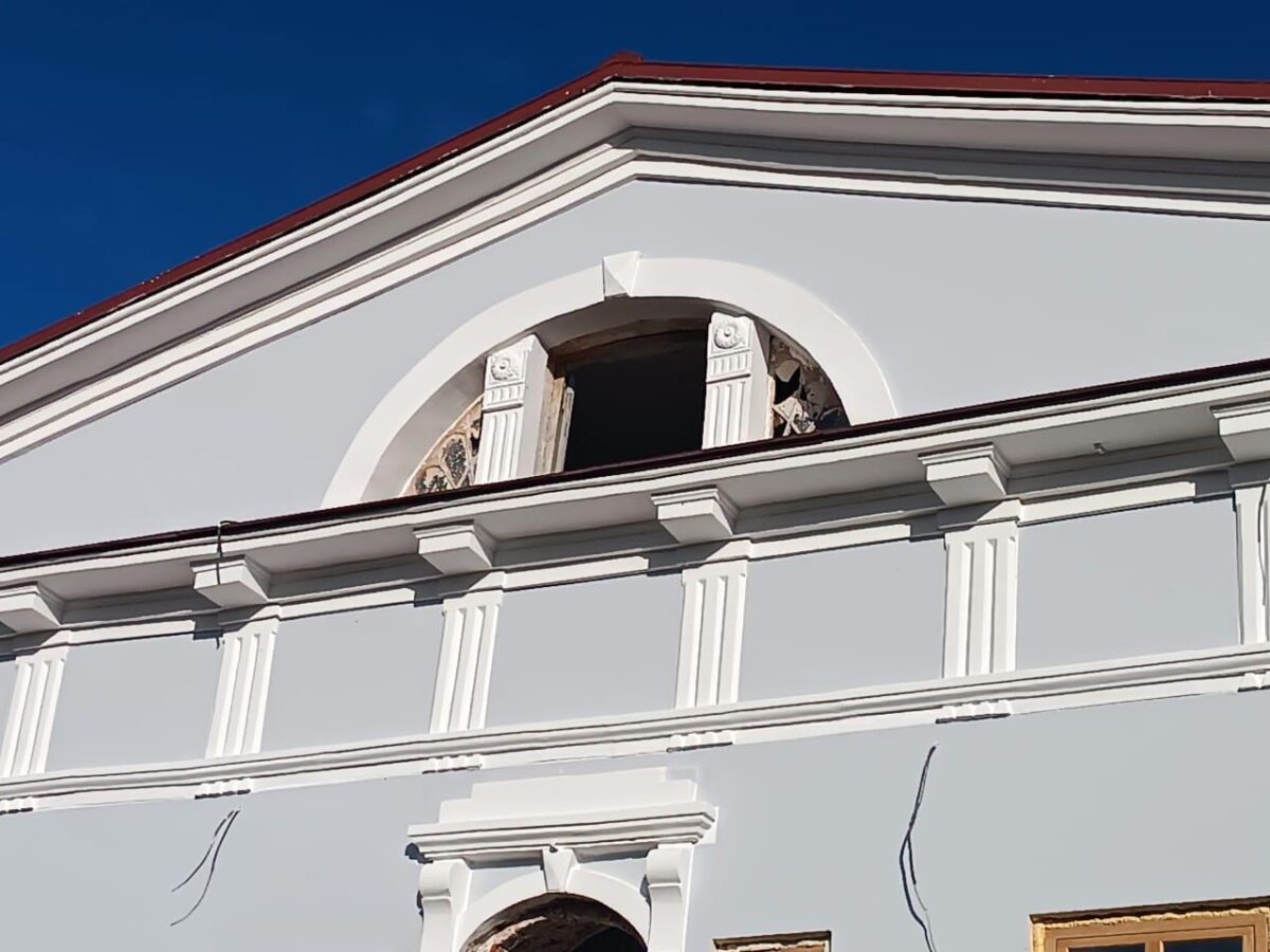 В Калязине после реставрации открыли фасад дома Полежаевых