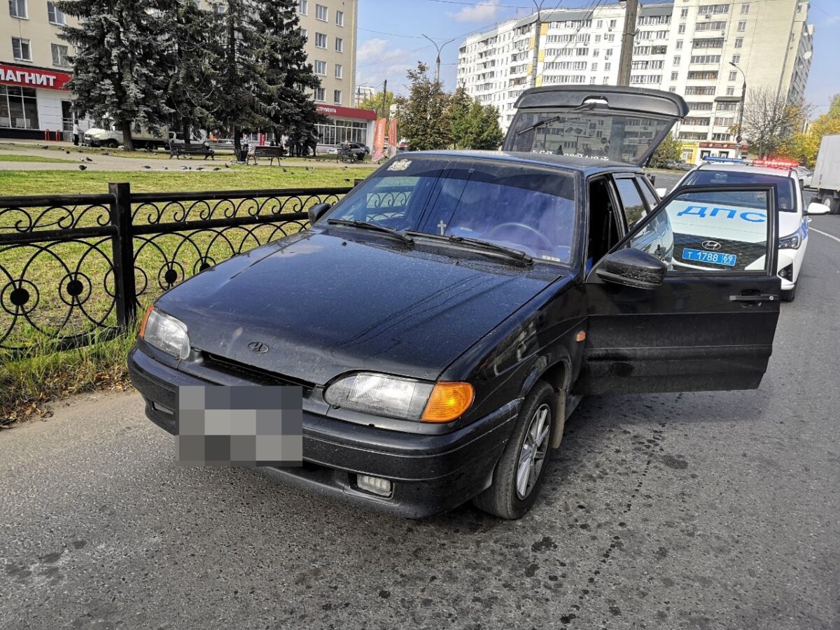 В Твери 62 водителей наказали за слишком темные стекла