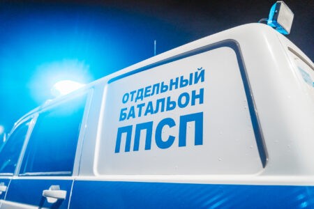 В Тверской области муж и жена на ходу выпрыгнули из полицейской машины