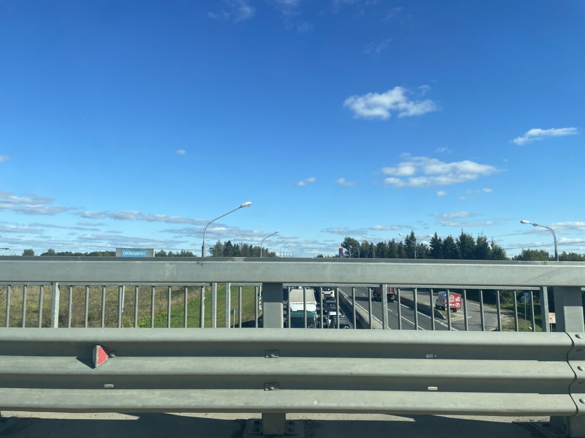 Из-за ДТП с грузовиком на М-10 собралась пробка