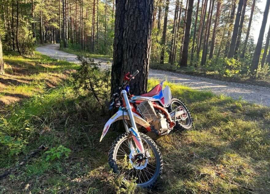 Два мотоциклиста пострадали в ДТП под Тверью