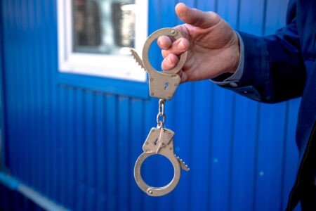 В Тверской области заключили под стражу мошенника из ЛНР