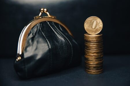 Эксперт рассказал россиянам о повышении зарплаты с 1 октября Эксперт рассказал россиянам о повышении зарплаты с 1 октября