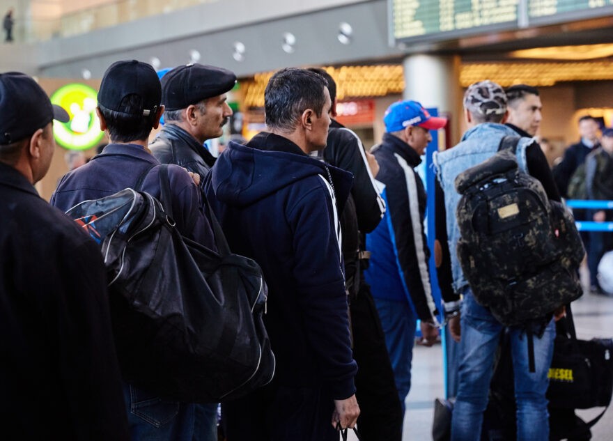 У жительницы Тверской области отобрали деньги за фиктивную прописку иностранцев