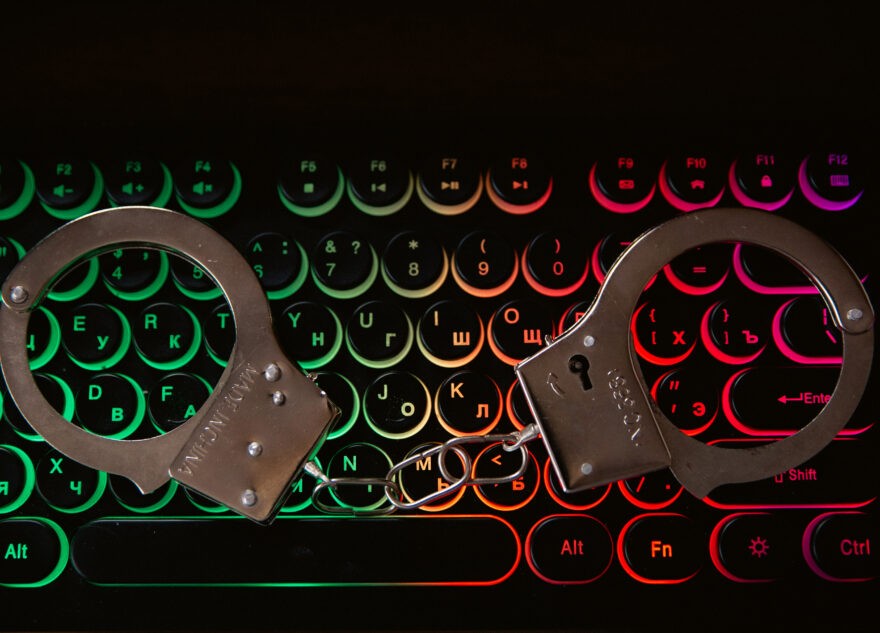 Житель Твери стал жертвой мошенницы с сайта знакомств