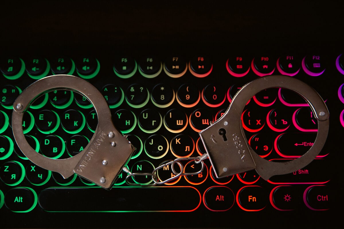 Житель Твери стал жертвой мошенницы с сайта знакомств