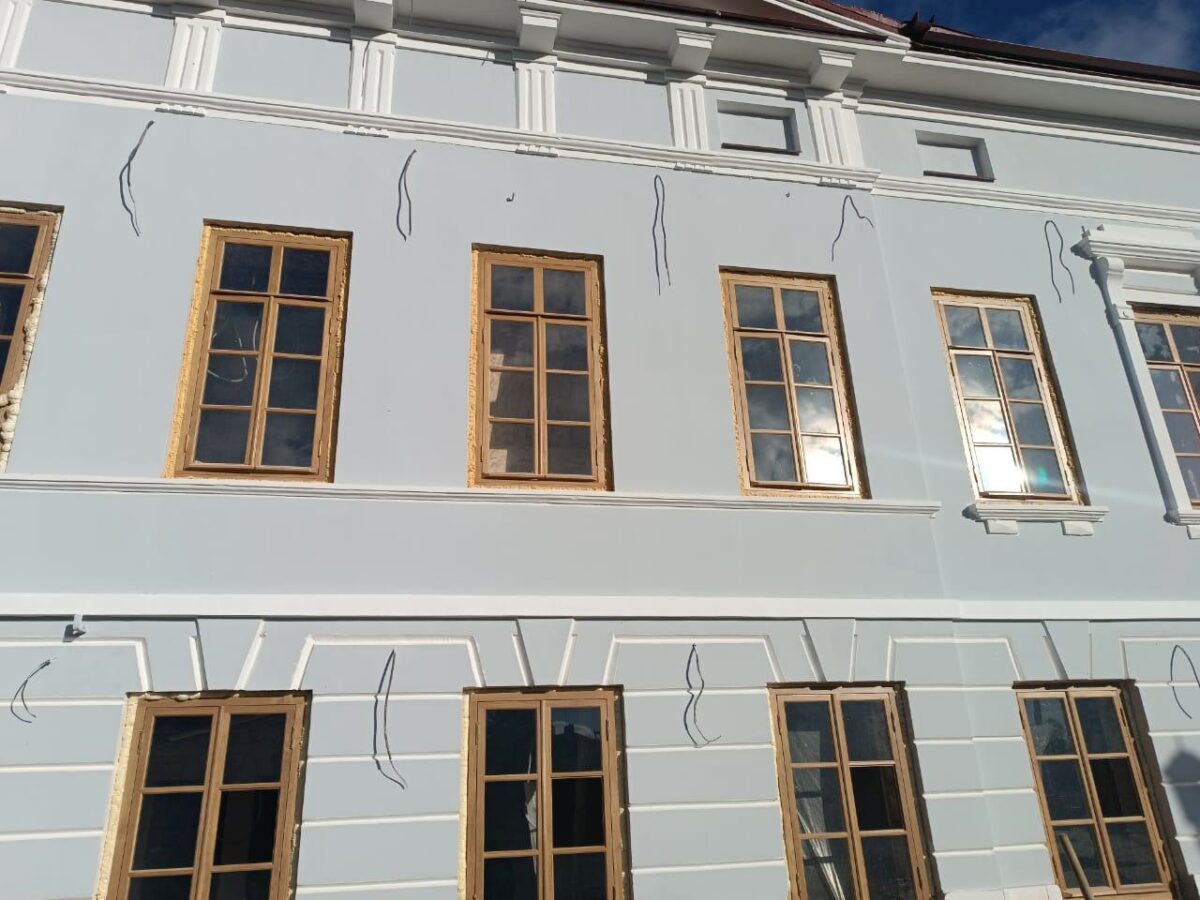 В Калязине после реставрации открыли фасад дома Полежаевых