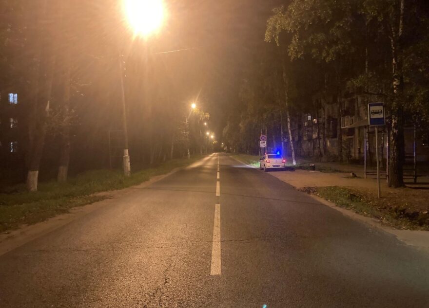 Под Тверью иномарка врезалась в отбойник и "вылетела" в кювет