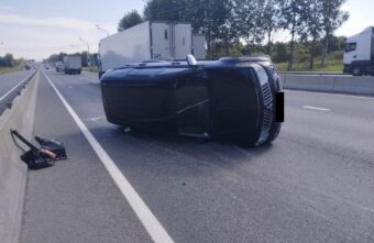 "Лексус" и "Шкода" не поделили дорогу в Твери "Лексус" и "Шкода" не поделили дорогу в Твери