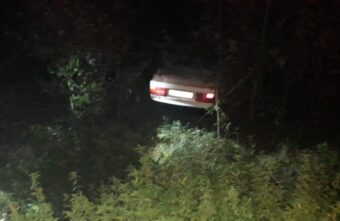 Volkswagen "вылетел" в кювет и опрокинулся в Тверской области Volkswagen "вылетел" в кювет и опрокинулся в Тверской области