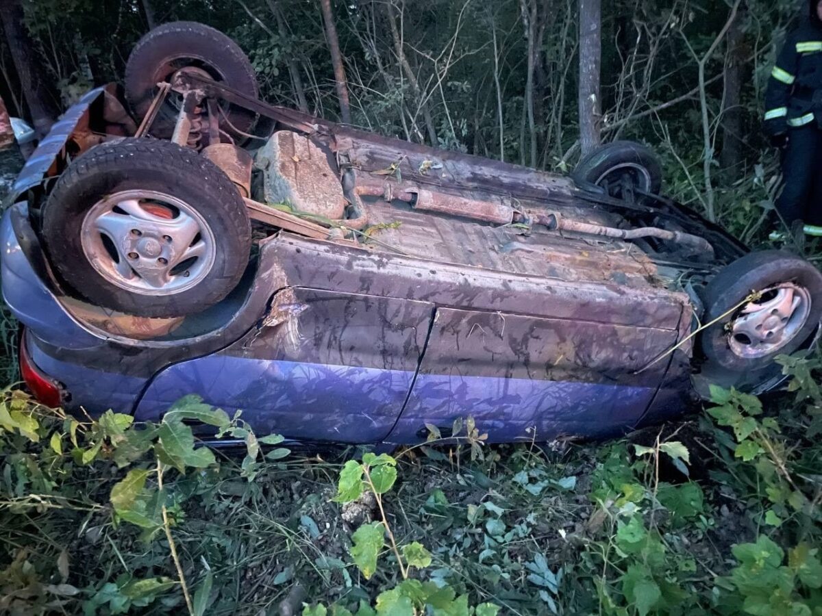 В Тверской области скончался водитель перевернувшегося "Матиза"