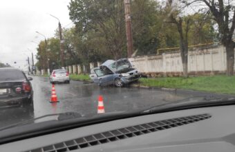 Жители Твери сняли жуткое ДТП на проспекте Калинина Жители Твери сняли жуткое ДТП на проспекте Калинина