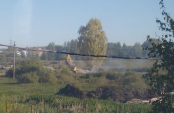 Жителям деревни под Тверью стало плохо из-за ядовитого вещества на земельном участке