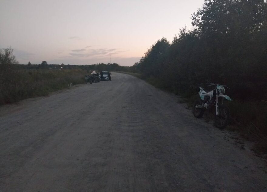 Следователи разбираются в ДТП с участием подростков, произошедшем в Тверской области Следователи разбираются в ДТП с участием подростков, произошедшем в Тверской области