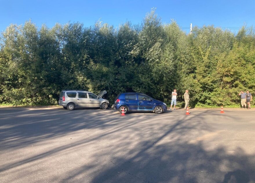 LADA и Hyundai столкнулись в Твери, есть пострадавший