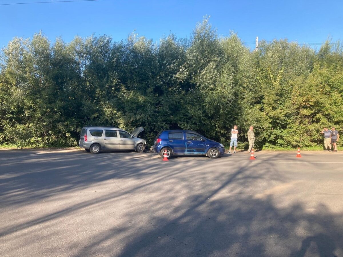 LADA и Hyundai столкнулись в Твери, есть пострадавший