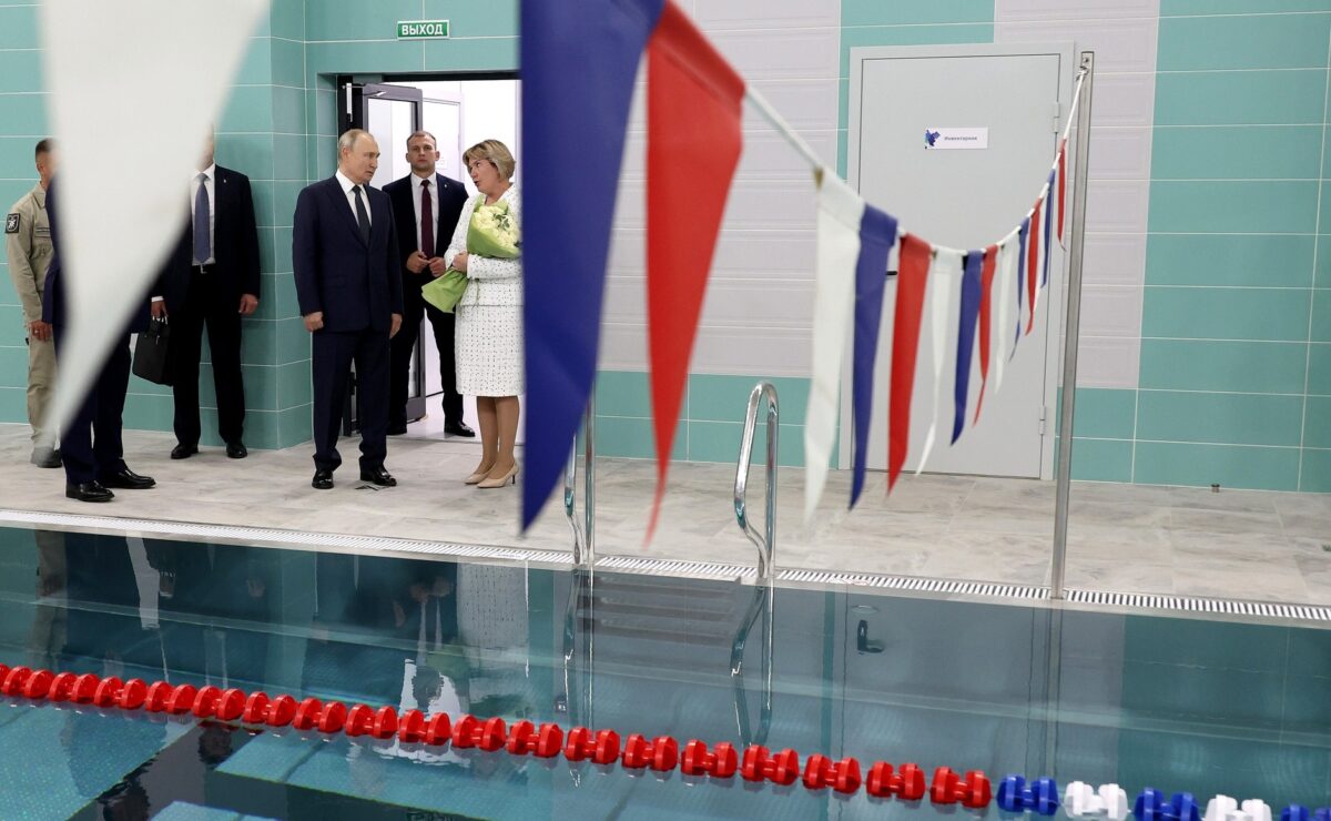 Стало известно, что делал президент во время визита в Тверскую область